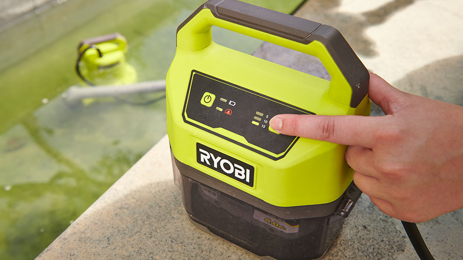 Pompe d'évacuation sur batterie 18 V ONE+ RY18SPA Ryobi : pour une  évacuation rapide de l'eau propre ou sale - Zone Outillage